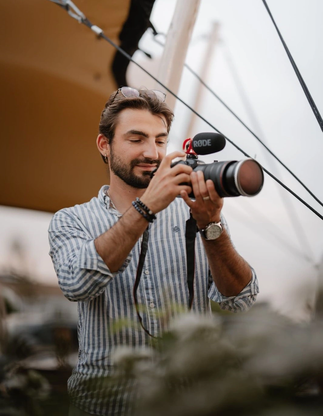 Main image of the website representing it's theme.